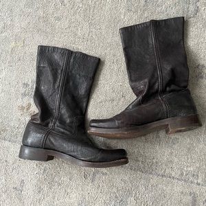 RARE FIND Frye HEATH boot with ring pull
